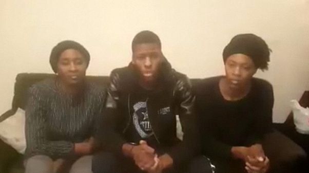 França: Théo agradece apoios enquanto continuam incidentes nos subúrbios de Paris França: Théo agradece apoios enquanto continuam incidentes nos subúrbios de Paris
