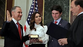 Pruitt è il nuovo capo dell’Epa, Trump al lavoro per coprire otto poltrone