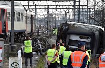 Belçika'da yolcu treni kaza yaptı: 1 ölü 27 yaralı
