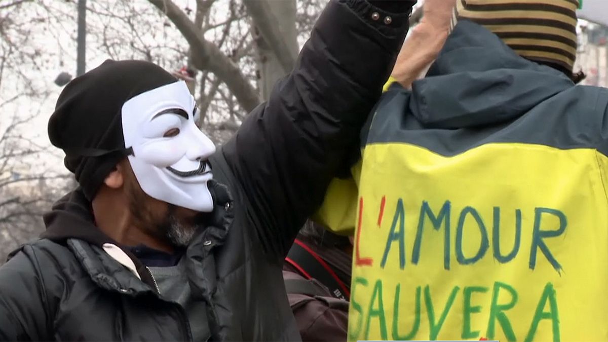 مظاهرات في فرنسا ضد استفحال الفساد في البلاد اقتداءً بالاحتجاجات في رومانيا