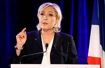 Le Pen'in Lübnan ziyaretinde başörtüsü krizi