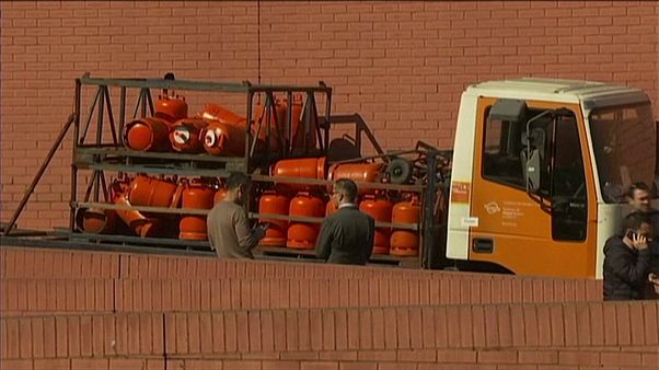 Tirs de police pour arrêter un camion volé chargé de bonbonnes de gaz Tirs de police pour arrêter un camion volé chargé de bonbonnes de gaz