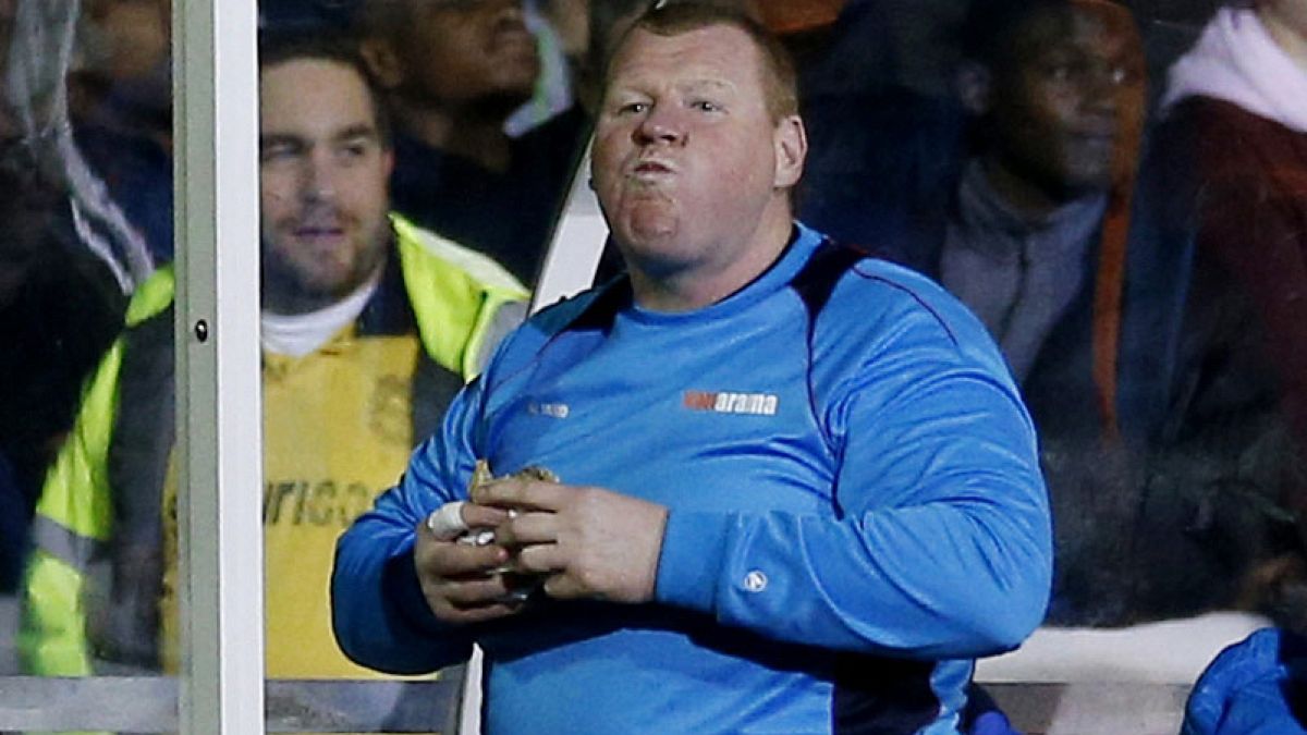 Sutton United's pasty-eating goalkeeper resigns after betting probe