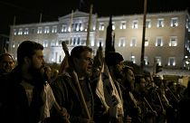 Miles de personas protestan en Atenas por las nuevas medidas