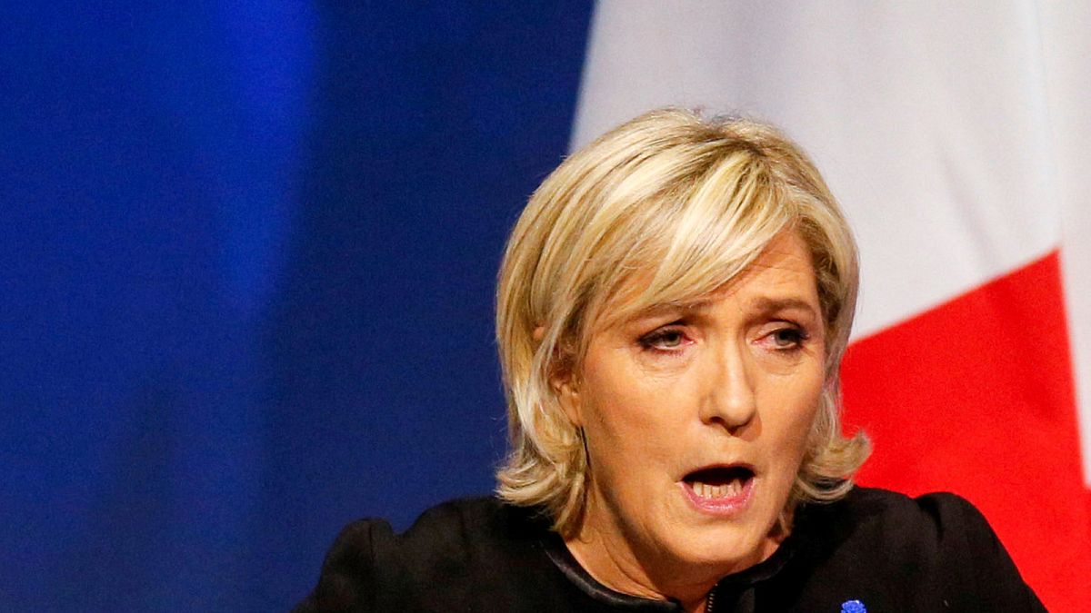 Garde à vue pour les garde du corps et chef de cabinet de Le Pen