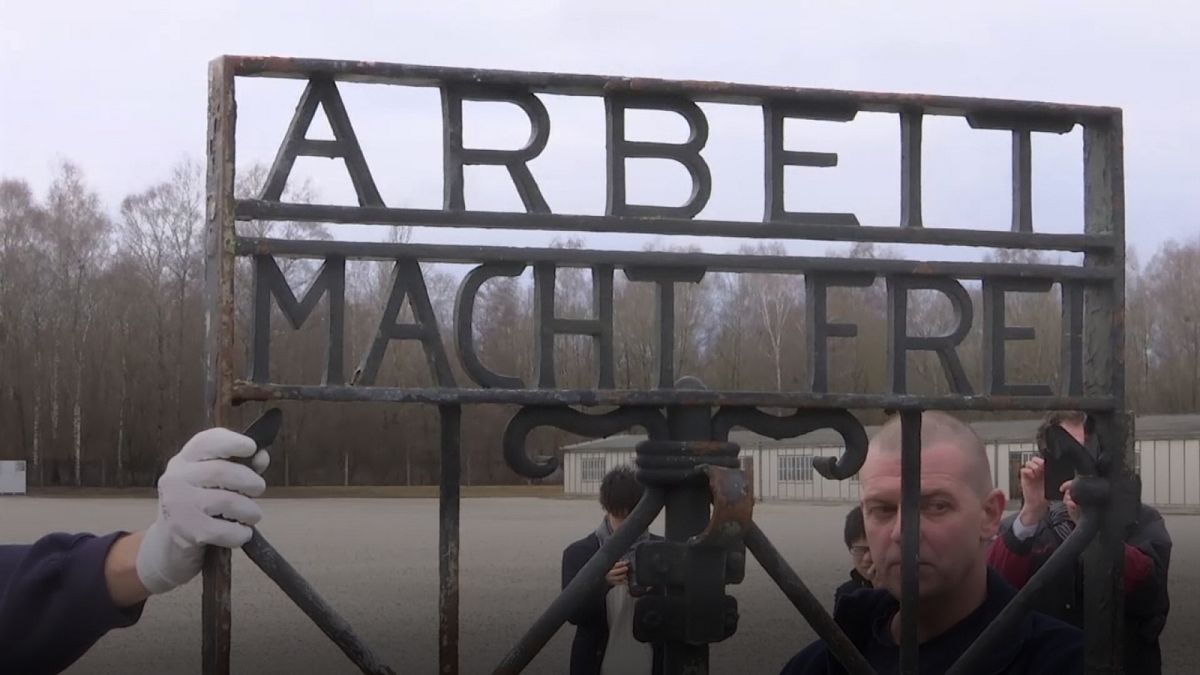 Le portail dérobé de l'ancien camp de Dachau retrouve son lieu d'origine