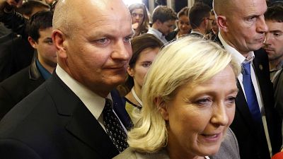 L'assistente di Marine Le Pen indagata per truffa e abuso d'ufficio