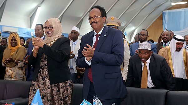 Somali'nin yeni Devlet Başkanı'ndan Eş-Şebab'a silah bırakma çağrısı Somali'nin yeni Devlet Başkanı'ndan Eş-Şebab'a silah bırakma çağrısı