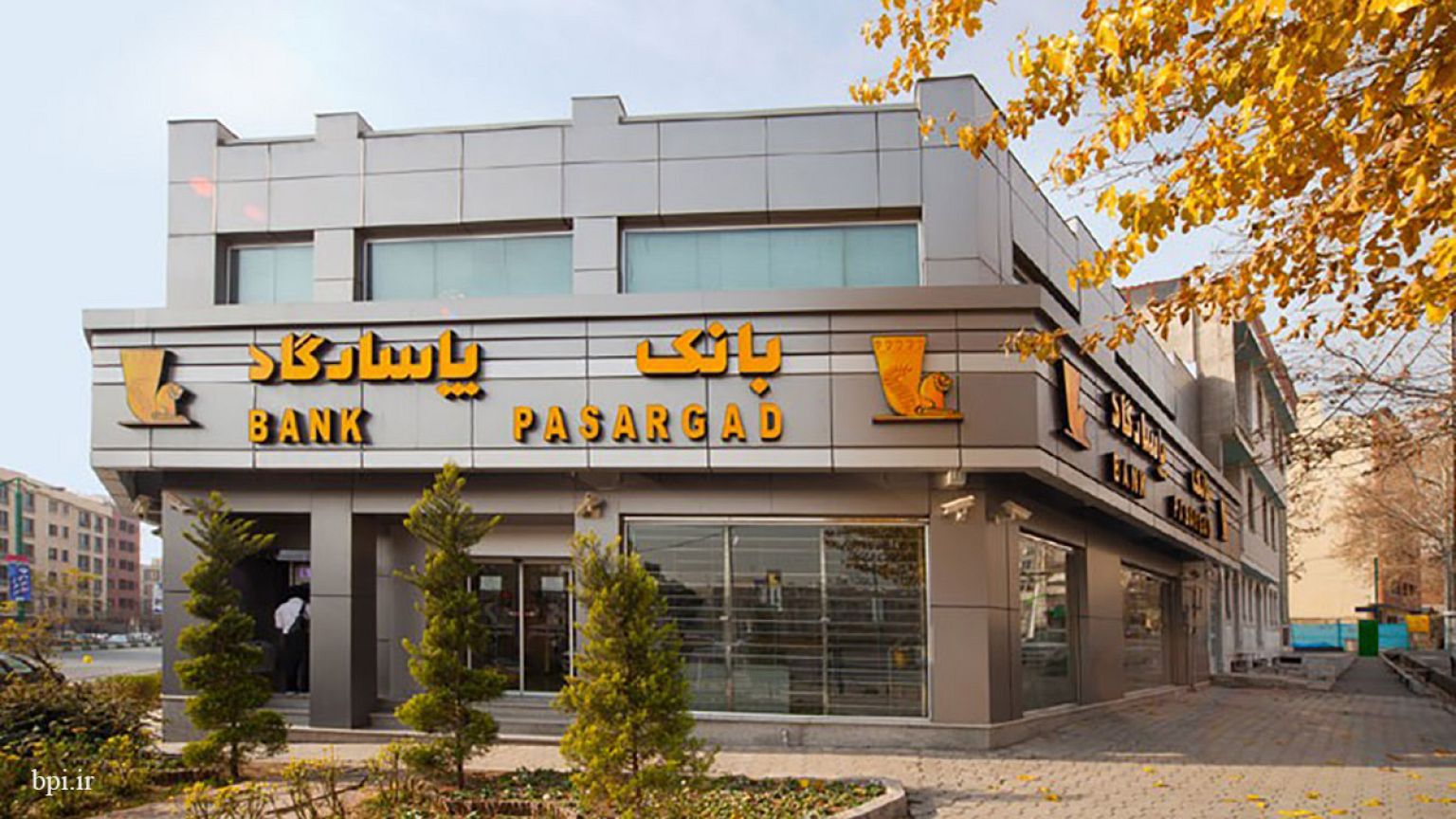سرقت یک خودروی حمل پول در خیابان حقانی تهران