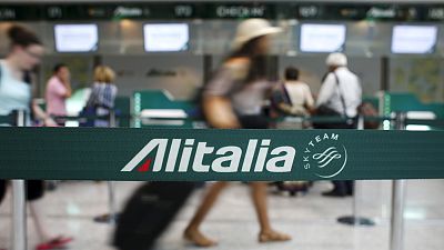60% de los vuelos de Alitalia anulados por una huelga parcial de sus trabajadores