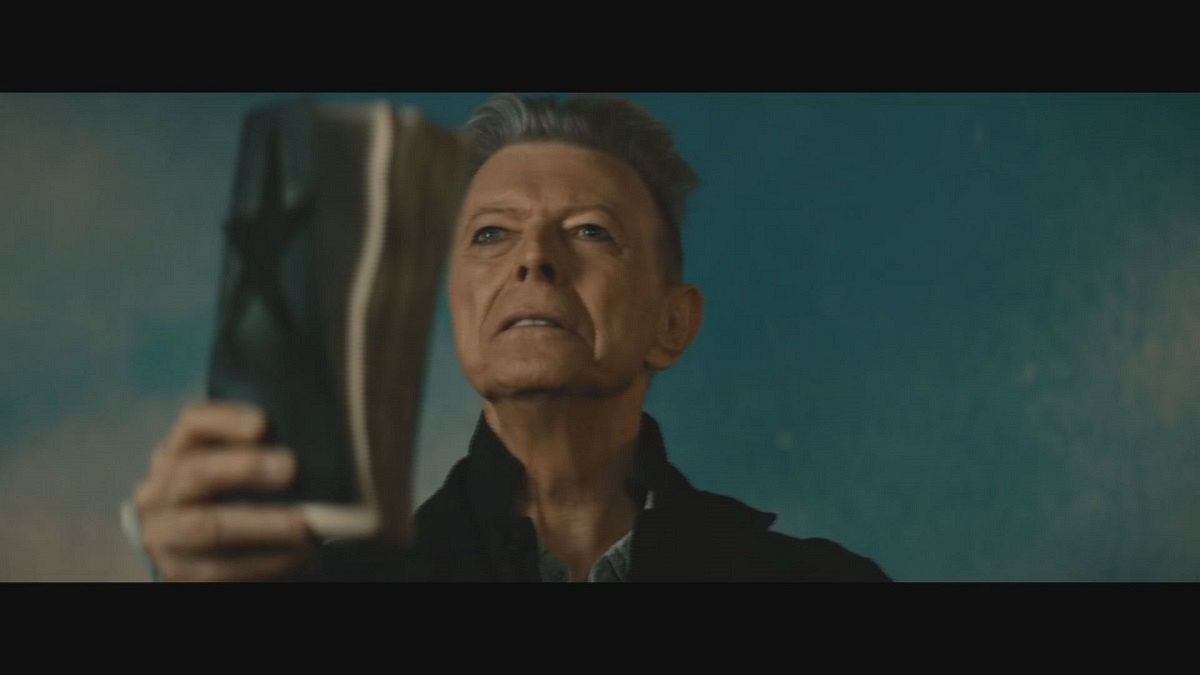 David Bowie brilla en los Brit un año después de su muerte