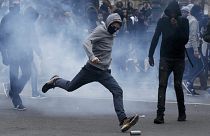 França: novo protesto "por Théo" degenera em violência