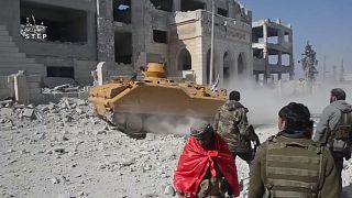 Síria: Rebeldes apoiados pela Turquia anunciam tomada de Al-Bab aos 'jihadistas' do Estado Islâmico