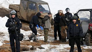 Kuzey Dakota Petrol Boru Hattı protestosuna polis müdahalesi