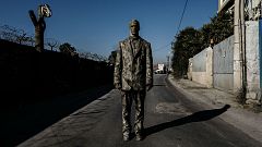 «Cementary»: Ψάχνοντας τη ζωή και την ομορφιά στα νεκρά σημεία της πόλης