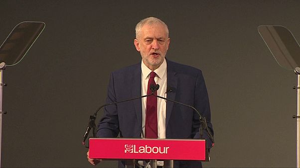 Jeremy Corbyn appoggia la Brexit nel tentativo di riconquistare il suo elettorato Jeremy Corbyn appoggia la Brexit nel tentativo di riconquistare il suo elettorato