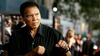 Un fils du boxeur Mohamed Ali retenu en rentrant aux Etats-Unis