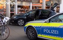 Германия: вооруженный мужчина въехал в толпу