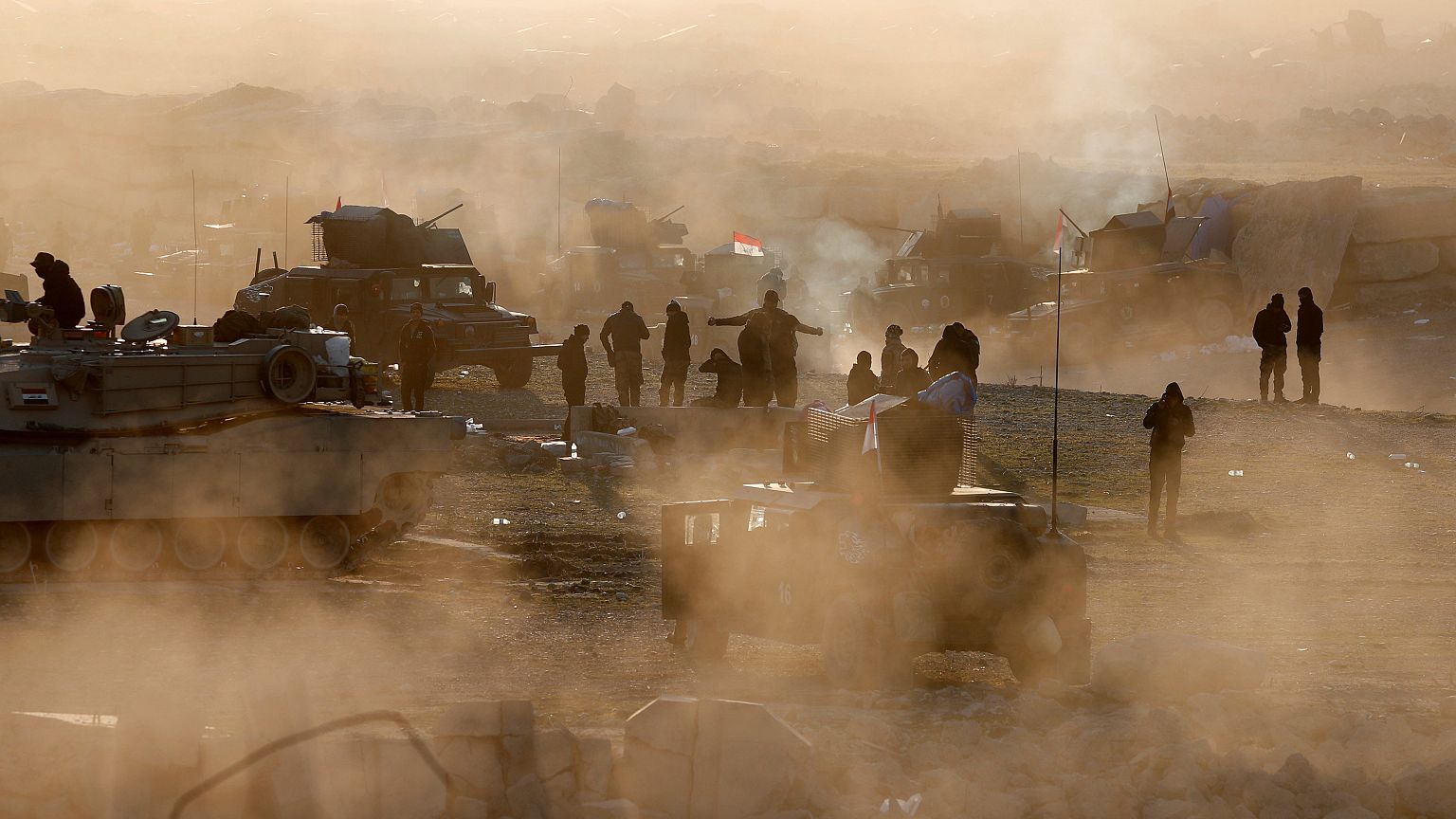 Iraqi army makes advances in western Mosul as thousands flee fighting