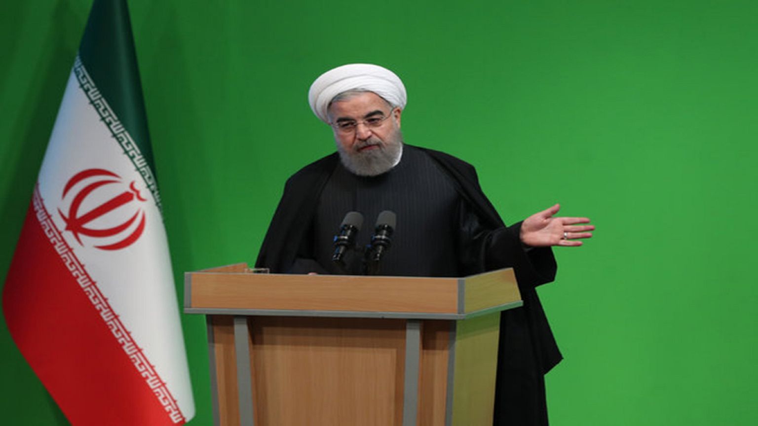 حسن روحانی: برای بعضی تقابل با جهان نان داشته است