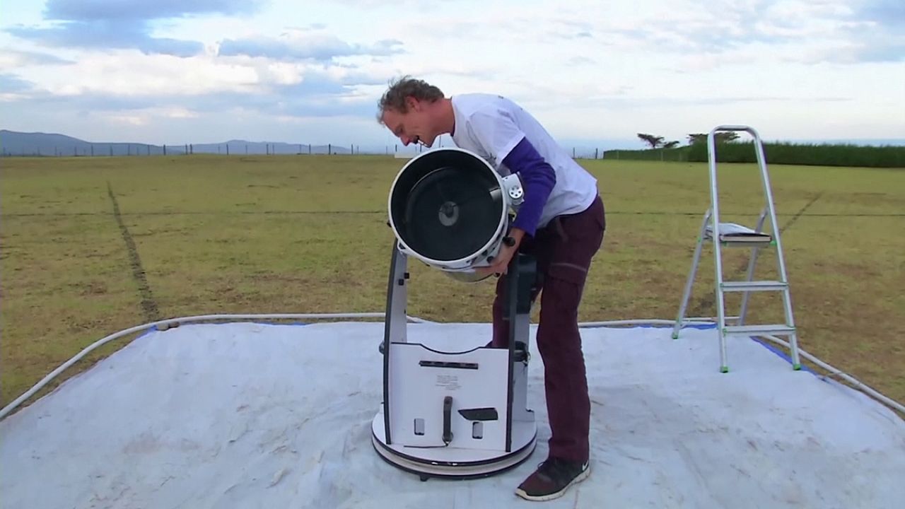 "تلسكوب السفر" لاثارة اهتمام اطفال كينيا بعلم الفلك