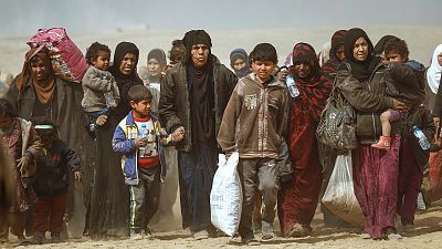 تقدم القوات العراقية غربي الموصل ونزوح لآلاف الأهالي منها