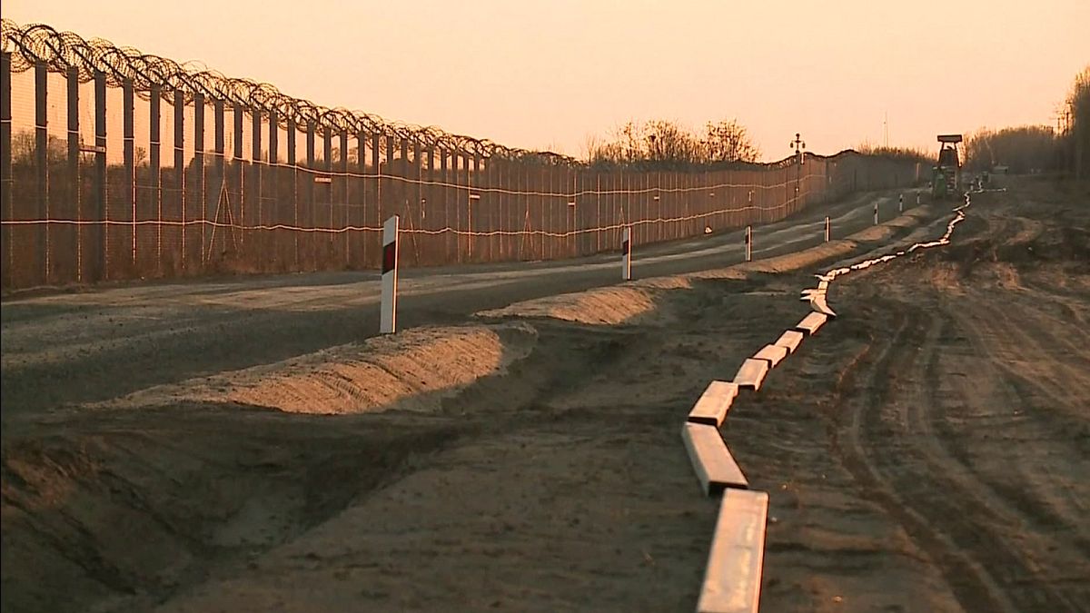 Már épül az újabb kerítés a szerb határon