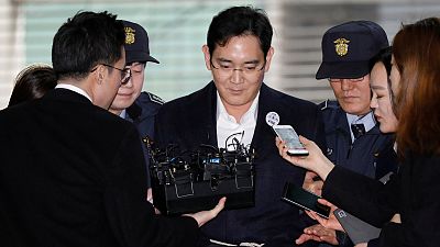 Samsung'un veliahtına rüşvet ve zimmete para geçirme suçlaması