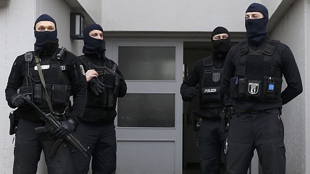 Berlin'de tartışmalı cami derneği kapatıldı Berlin'de tartışmalı cami derneği kapatıldı