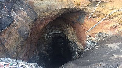 South Africa: Continuing search for 5-year-old boy trapped in a mine