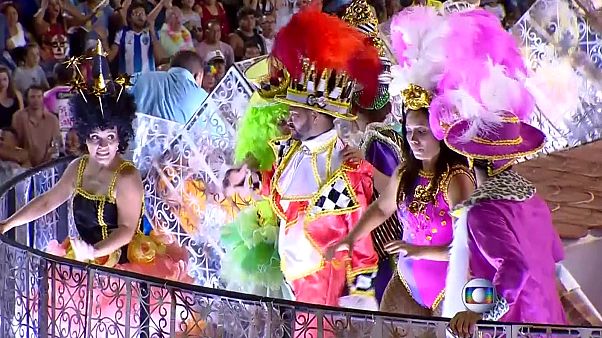 Erneut schwerer Unfall in Rios Samba-Karneval: 6 Verletzte Erneut schwerer Unfall in Rios Samba-Karneval: 6 Verletzte