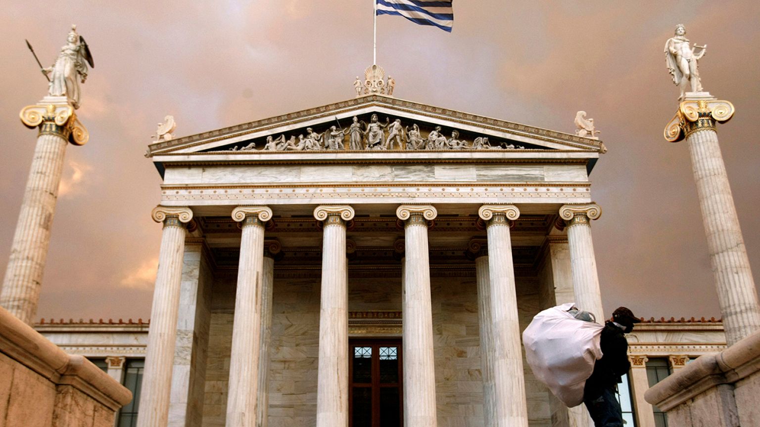 Los inspectores vuelven a Atenas, a la espera de un nuevo tramo de ayuda a Grecia