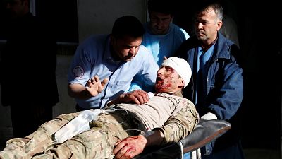 Explosões em Cabul fazem dezenas de feridos
