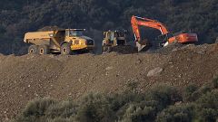 Efforts to rescue Spanish boy trapped in well hampered