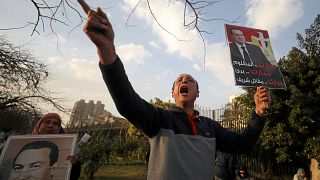 Hüsnü Mübarek protestocuların öldürülmesiyle ilgili görülen davada beraat etti