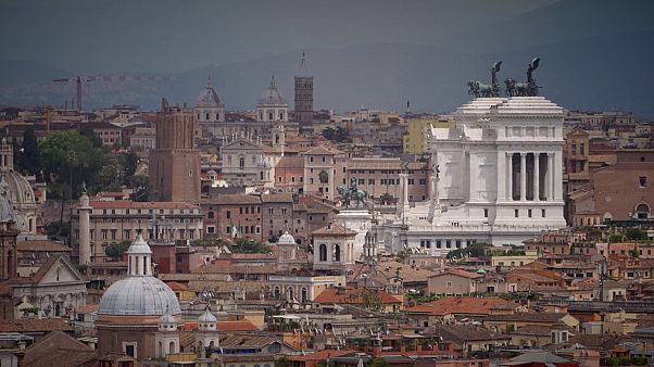 Italian economy sluggish for 2016 but showing signs of improving Italian economy sluggish for 2016 but showing signs of improving