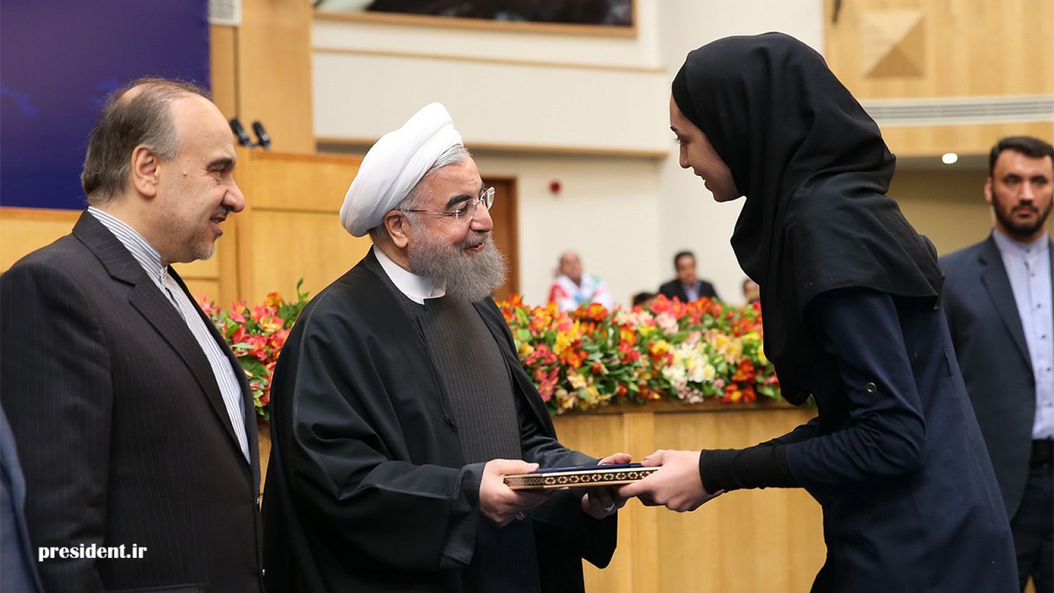 حسن روحانی: دوران حضور زنان در آشپزخانه سپری شده