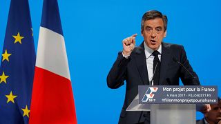 مرشح اليمين الفرنسي فرنسوا فيون يصمم على البقاء في السباق الرئاسي