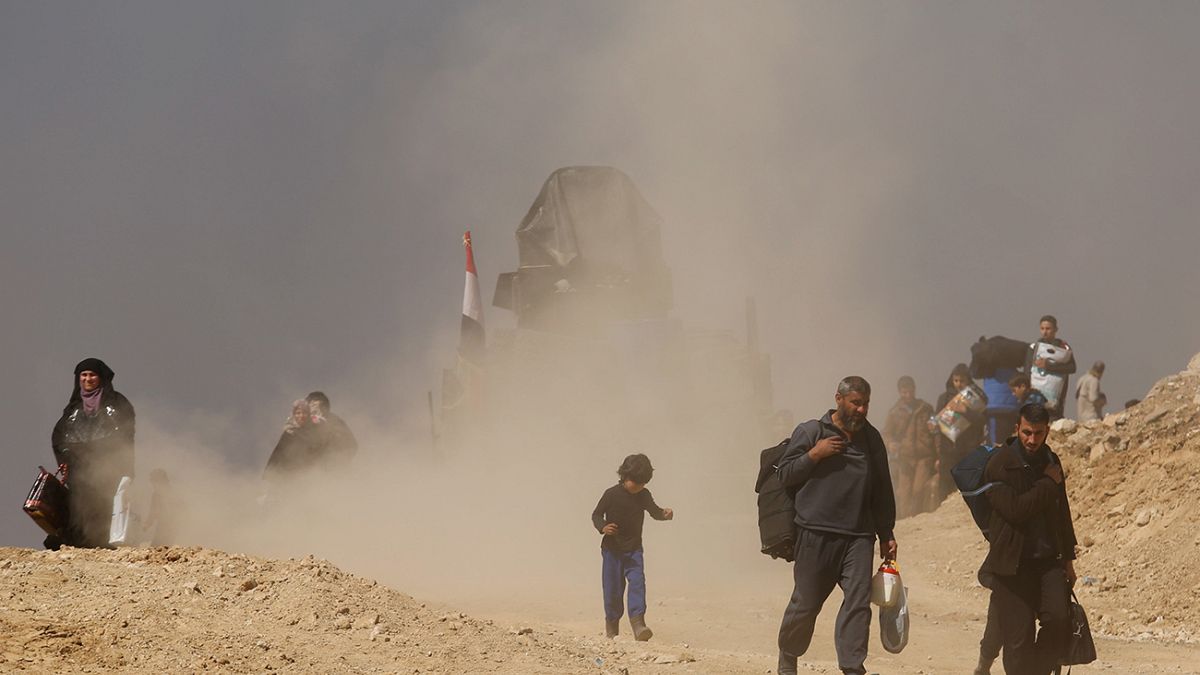 Tropas iraquianas avançam em direção ao centro de Mossul