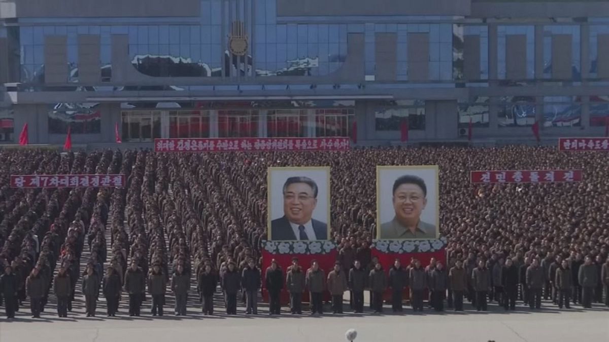 Felvonulás Észak-Koreában