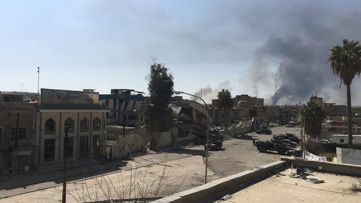 Forças iraquianas reconquistam edifícios chave em Mossul