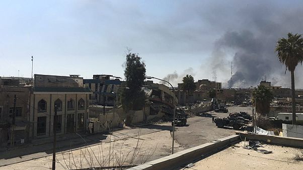 Iraq, l'esercito continua ad avanzare a Mosul ovest: liberate le sedi governative Iraq, l'esercito continua ad avanzare a Mosul ovest: liberate le sedi governative