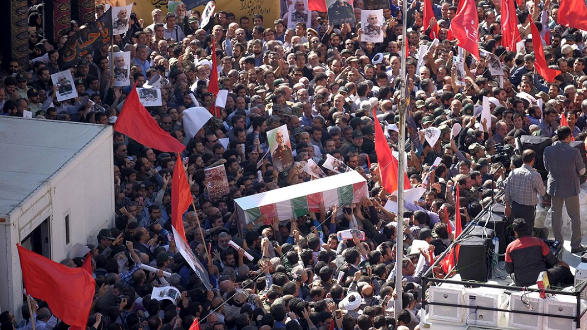 رئیس بنیاد شهید: ۲۱۰۰ شهید مدافع حرم داریم