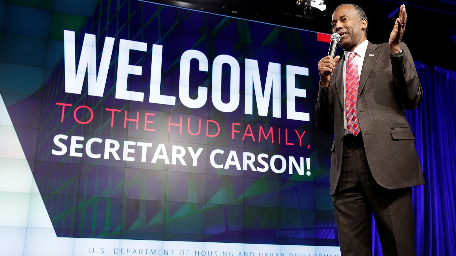 US housing secretary Carson compares slaves to immigrants