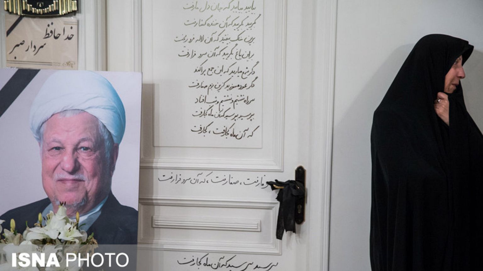 فاطمه هاشمی: درگذشت پدر برای ما مبهم است