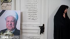 فاطمه هاشمی: درگذشت پدر برای ما مبهم است