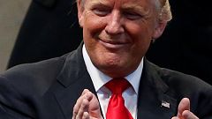 Cohen joins Trump supporters praying during campaign stop at the New Spirit