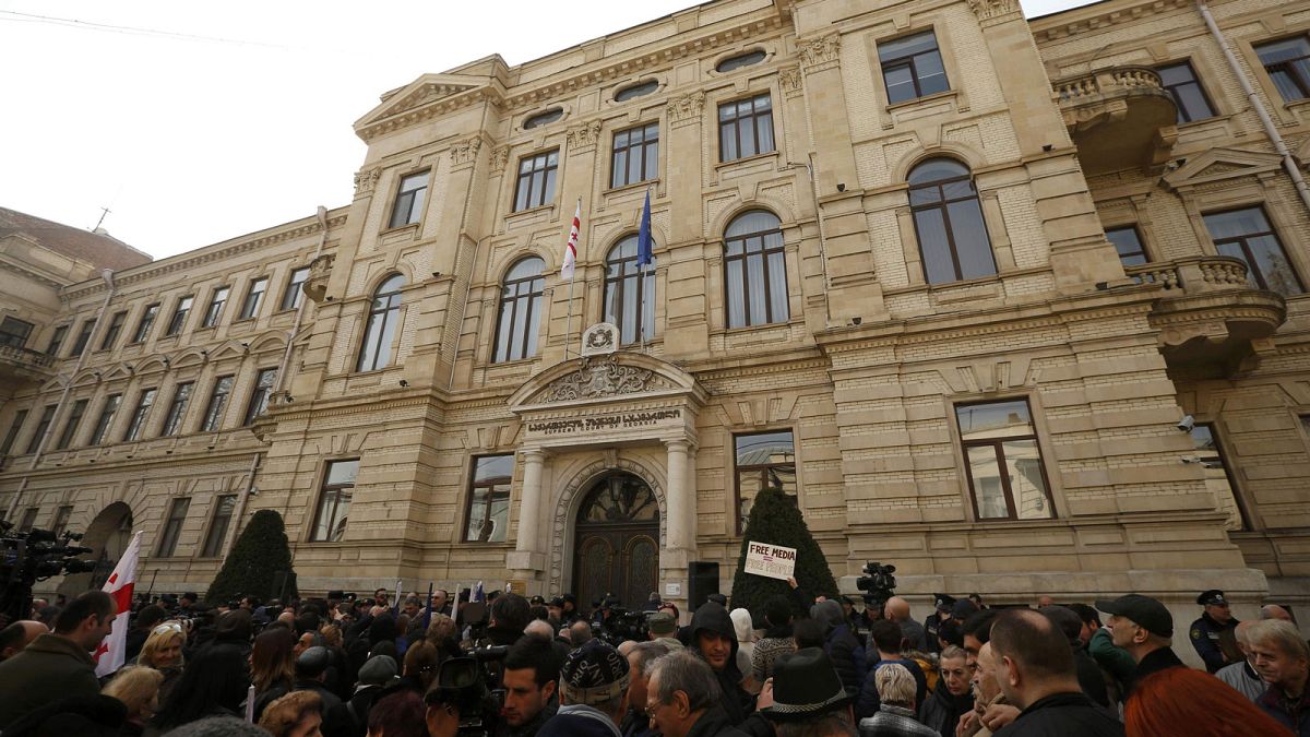 Γεωργία: Προσωρινό ευρωπαϊκό δικαστικό μπλόκο στην αλλαγή ιδιοκτησίας τηλεοπτικού σταθμού