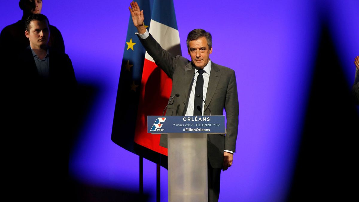 Orleans-ban kezdte újra kampányát Francois Fillon