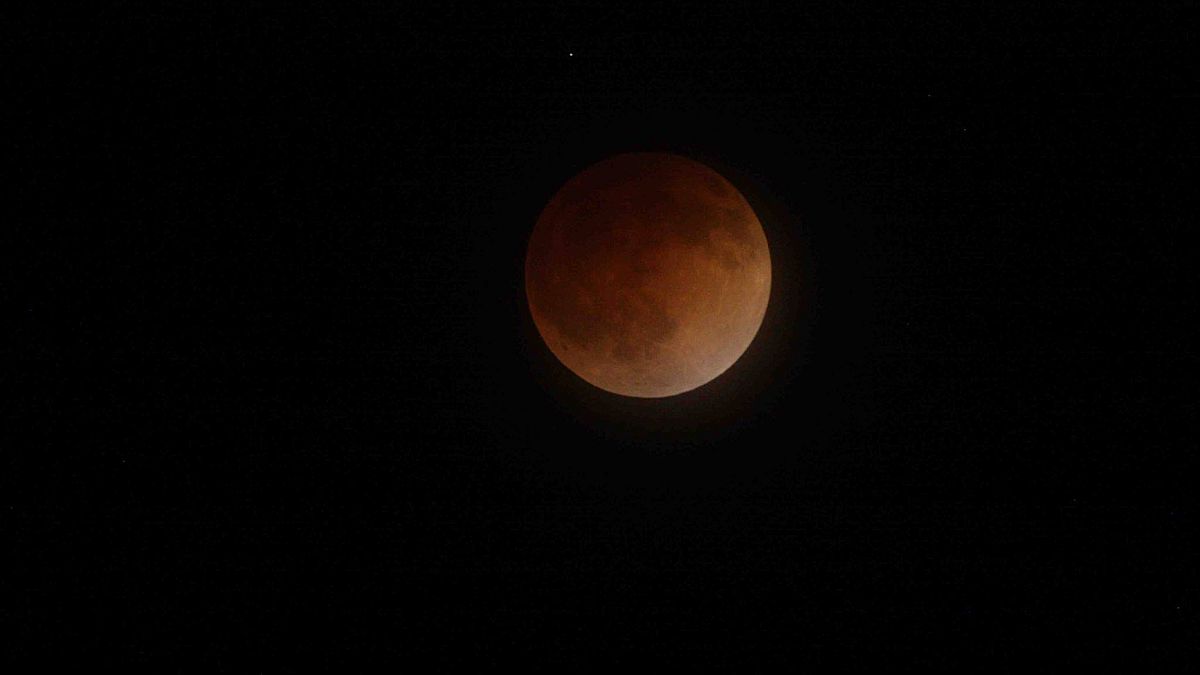 Image: Full lunar eclipse